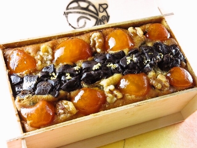 �y�ް�100���ڰĂ̕�Δ��z